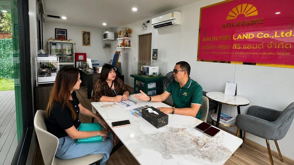 Residential solar panels installed on a modern home in Thailand helping homeowners reduce electricity bills with clean renewable solar power.